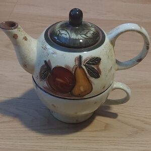 Vintage Fruit Design Teapot and Cup Set